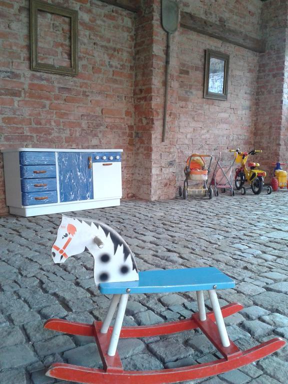 Penzion a hospoda Na statku Hluboká nad Vltavou Esterno foto