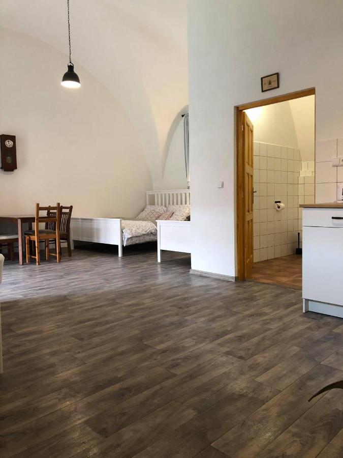Penzion a hospoda Na statku Hluboká nad Vltavou Esterno foto